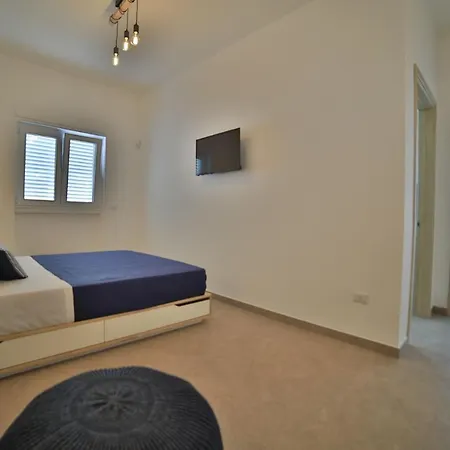 Apartment Giaro' *